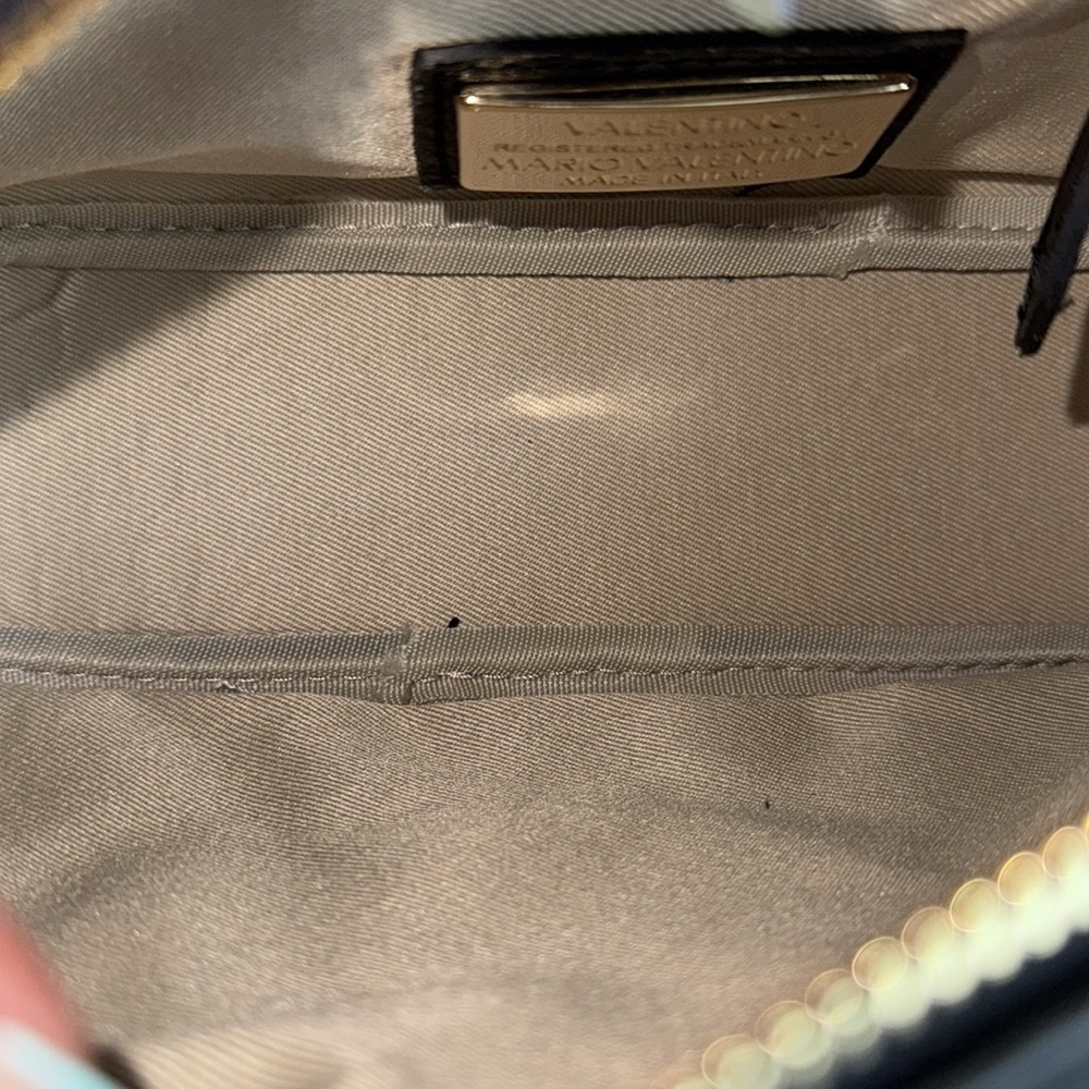 VALENTINO BY MARIO VALENTINO Bella Leather Camera Crossbody Bag black w/ rivets - Picture 5 of 12